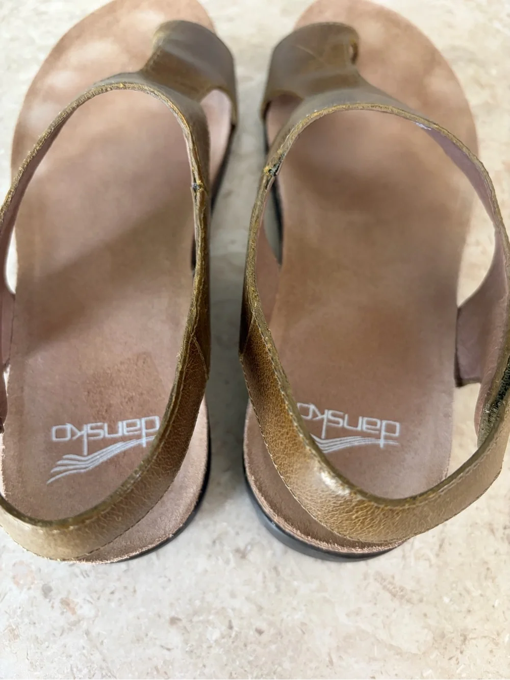 Dansko Reece Sandals Women's 38 / 7.5 Bronze Brown Leather Toe Loop Cork Shoes